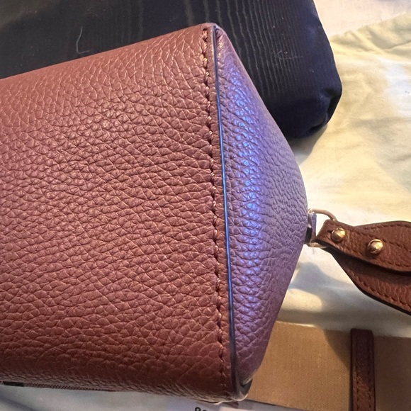 Burberry Note Bag - Picture 8 of 10